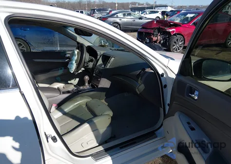 2013 Infiniti G37X z USA, uszkodzony, nr VIN JN1CV6AR8DM754005